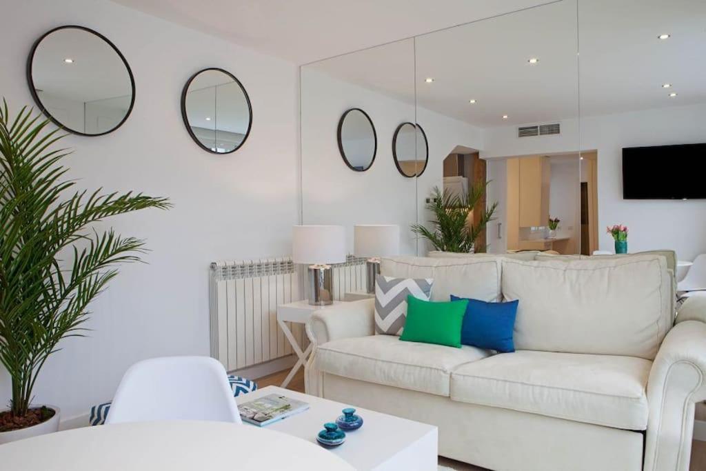 Luminoso Apartamento Con Terraza En Sol Appartement Madrid Buitenkant foto