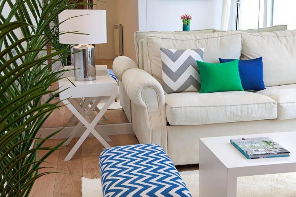 Luminoso Apartamento Con Terraza En Sol Appartement Madrid Buitenkant foto